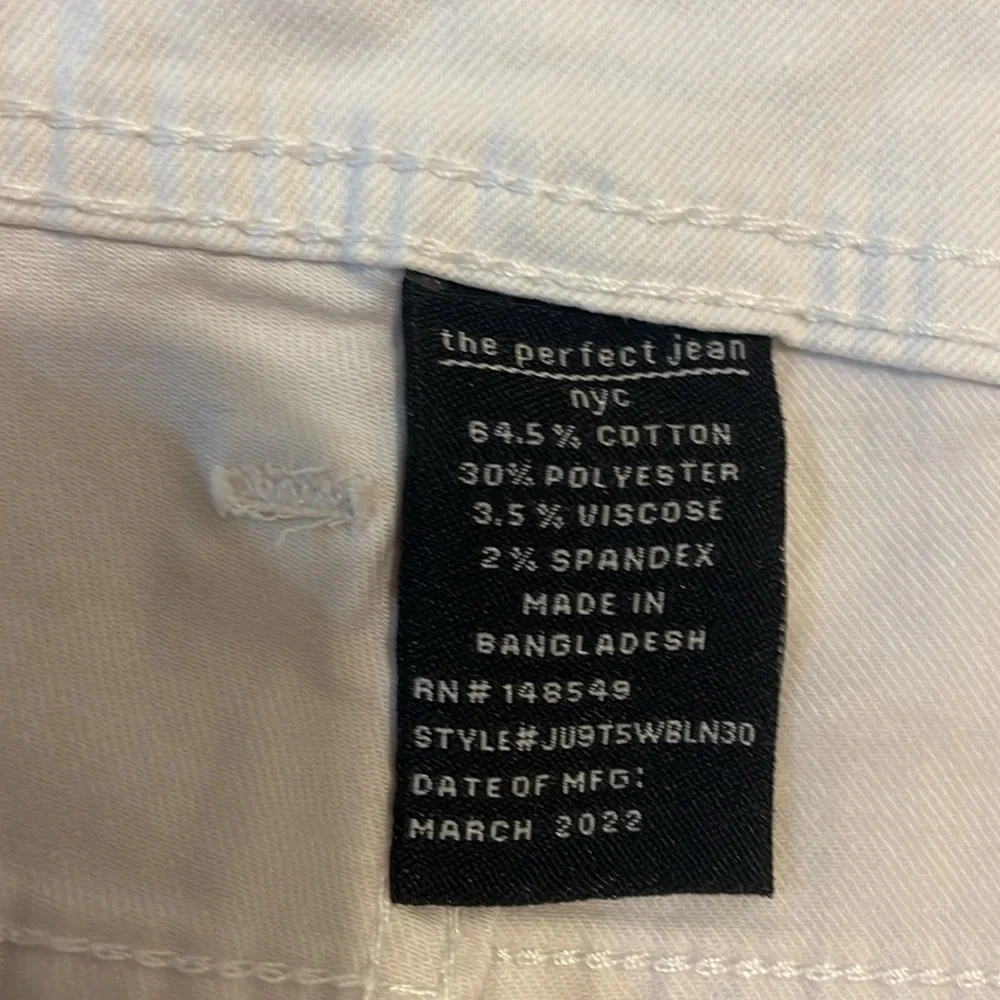 THE PERFECT FIT NYC SLIM THICK JEANS WHITE - 40W X 30L